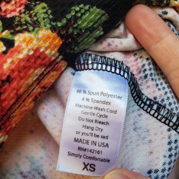 SOLD - LuLaRoe Cassie Pencil Skirt Black & Orange Floral Size XS Peony Rose - Picture 3 of 5